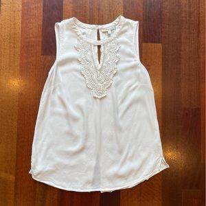 Pale Sky / Daniel Rainn Quin Keyhole Crochet Top Size S